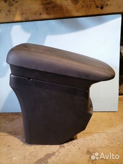 Консоль центральная Mitsubishi Outlander