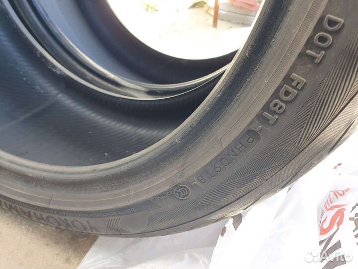Yokohama Advan Sport V105 245/40 R19 98Y