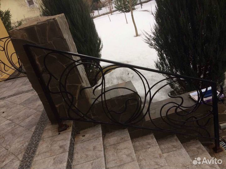 Кованые перила с доставкой