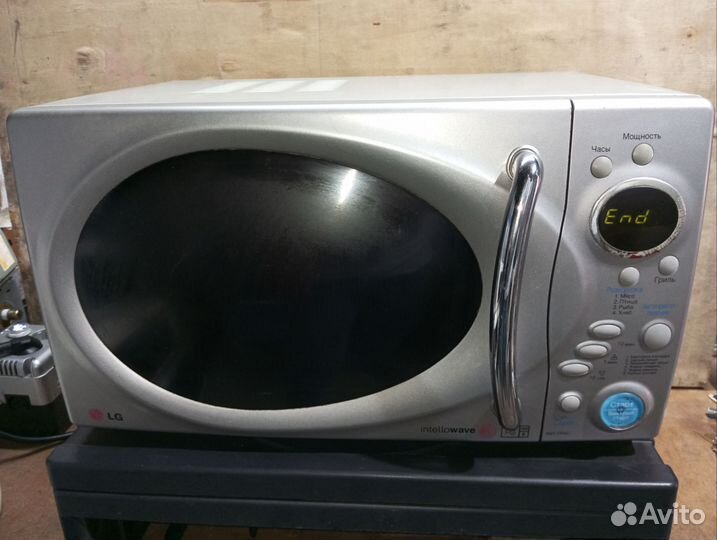 Микроволновка LG с грилем и часами