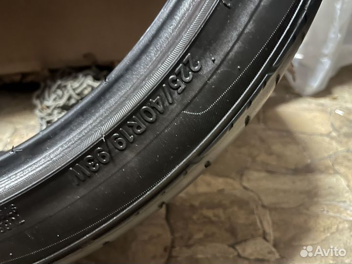 Toyo DRB 225/40 R19