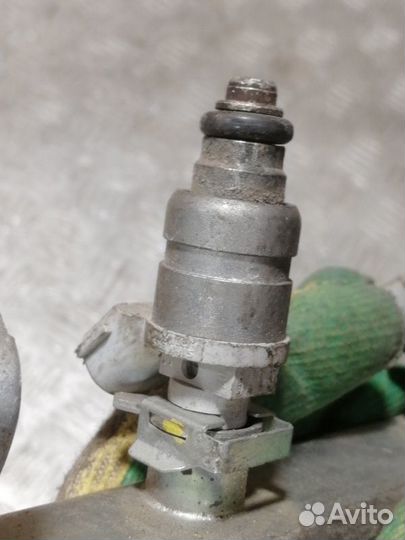 Форсунка двигателя Mitsubishi Lancer 10