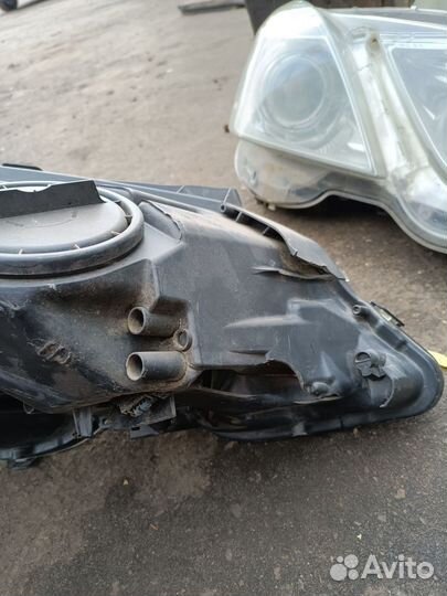 Левая фара Bixenon mercedes 212 с дефектом