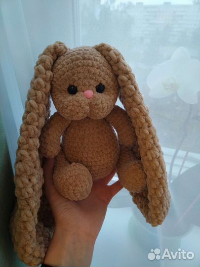 Зайчик вязаный ручной работы