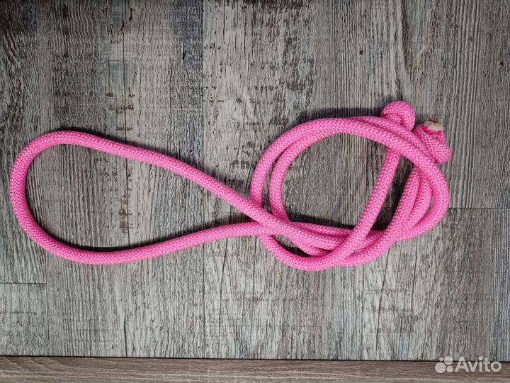 Гимнастическая скакалка