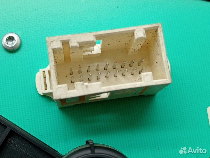 Щиток приборов (приборная панель) Peugeot Partner