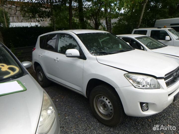 Радиатор интеркулера toyota RAV 4 ZSA3 2009