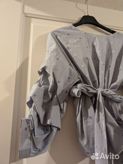 Стильная блуза с запахом в полоску 42/44