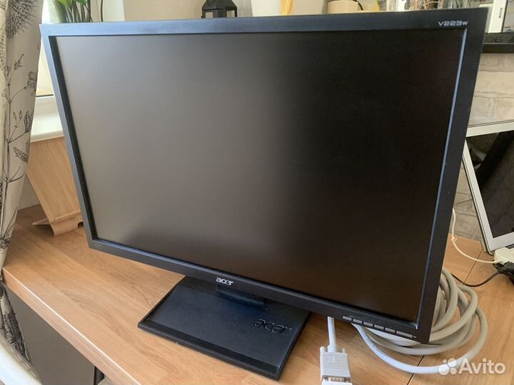 Монитор Acer V223w + vga кабель 10м