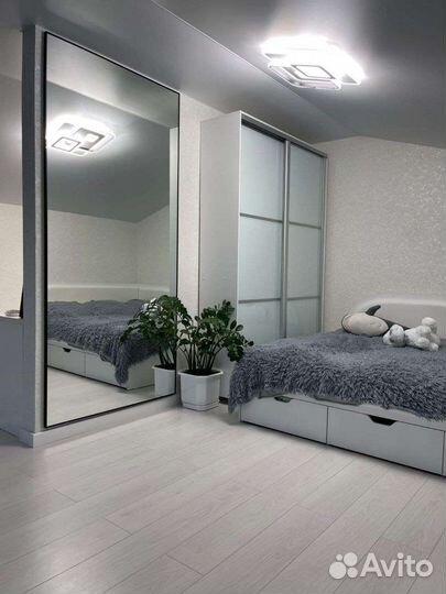 Зеркало в алюминиевой раме