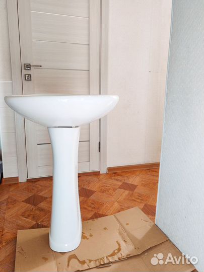 Раковина в ванную тюльпан бу