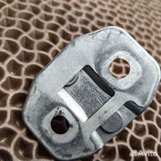 Петля замка двери BMW g30 g32 g11 x3 g01 x5 g05