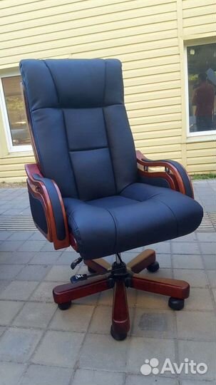 Перетяжка и ремонт мягкой мебели.Кожей,экокожей,те