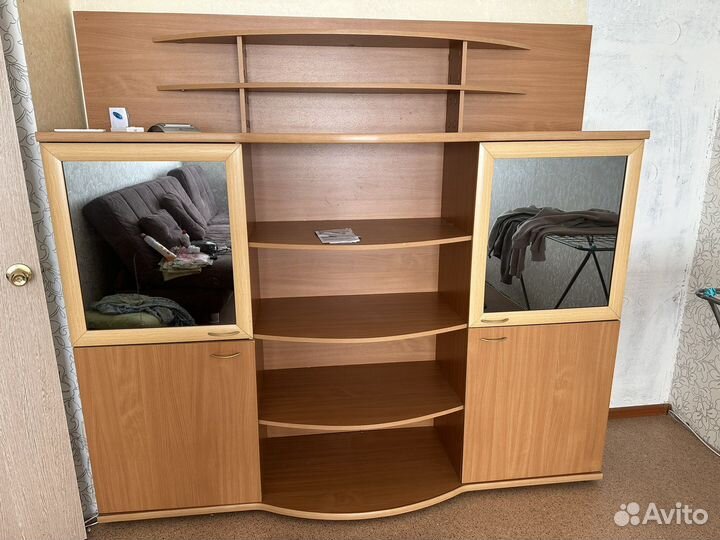 Стенка бу в хорошем состоянии