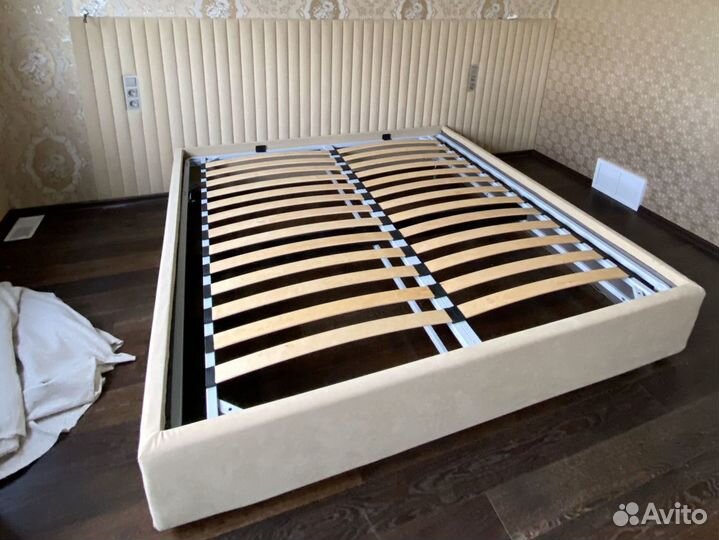 Мягкие панели для стен и кровать