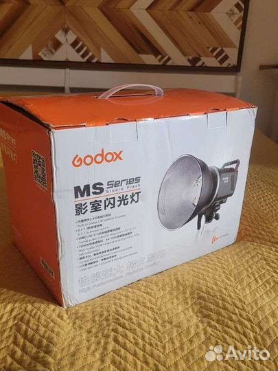 Студийная фотовспышка Godox MS300