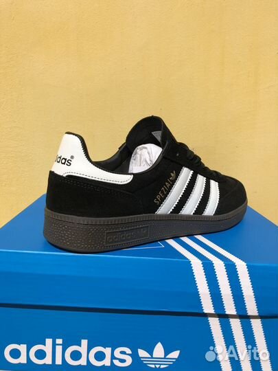 Кроссовки adidas spezial