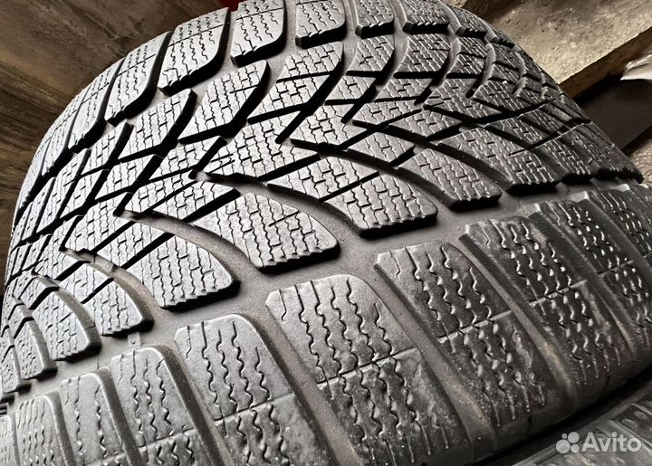 Dunlop SP Winter Sport 4D 285/30 R21