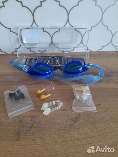 Очки для плавания