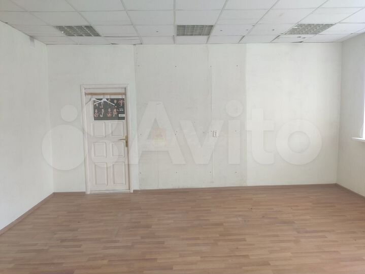 Офис, 11 и 33 м²