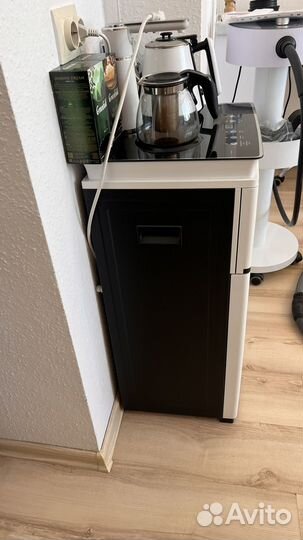 Б/У Кулер с чайным столиком Тиабар Ecotronic