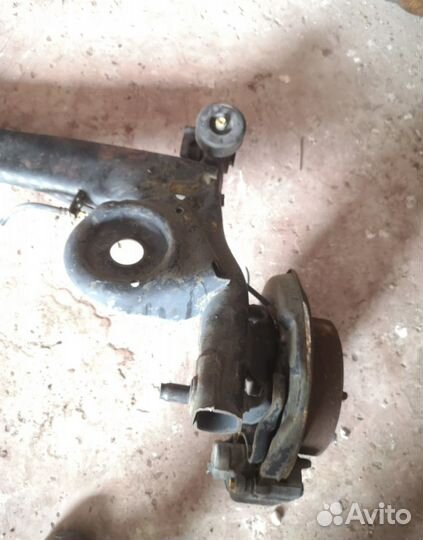 Балка подвески зад toyota ipsum acm21