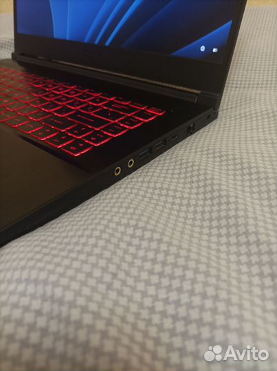 Msi GF63 Thin 10UC / i5-10500H / RTX 3050 / 144 hz