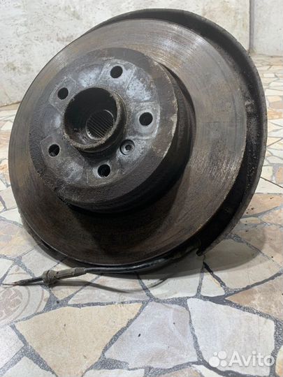 Кулак поворотный задний левый Bmw 530I седан 3.0