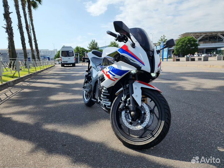 BMW RR Электромотоцикл 3000 W 80Ah