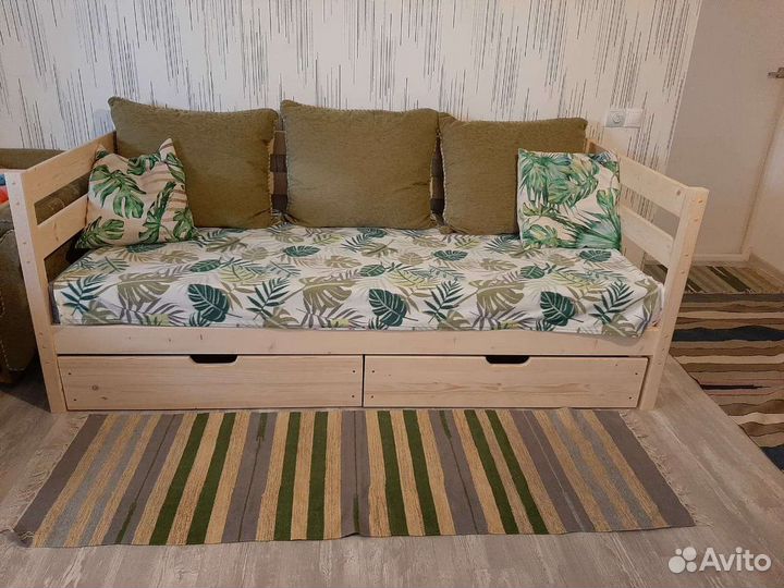 Кровать детская из дерева