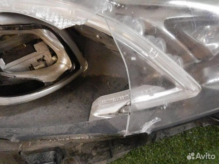 Фара правая Mercedes-Benz E-Class