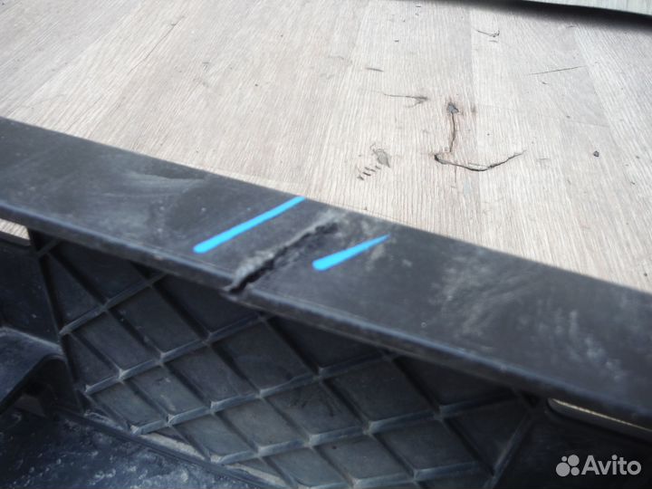 Подиум номерного знака Land Cruiser 200 2009