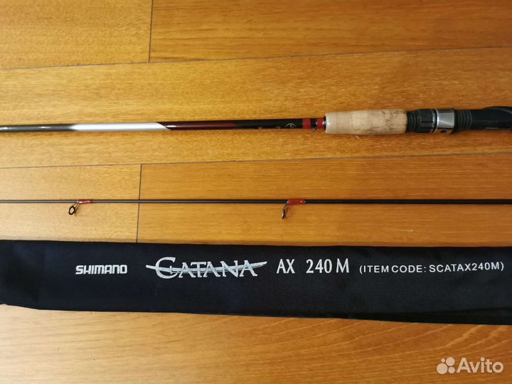 Пакетом: 4 удилища Shimano, багор, чехол