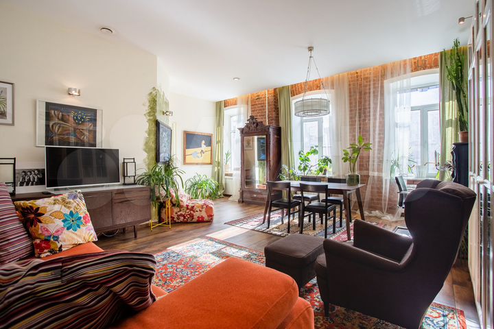 2-к. квартира, 83 м², 4/4 эт.