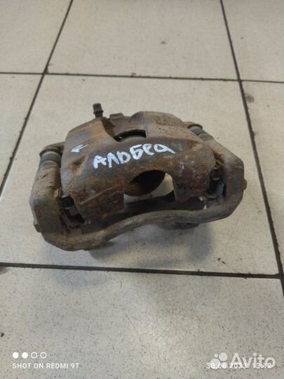 Суппорт тормозной передний правый Fiat Albea