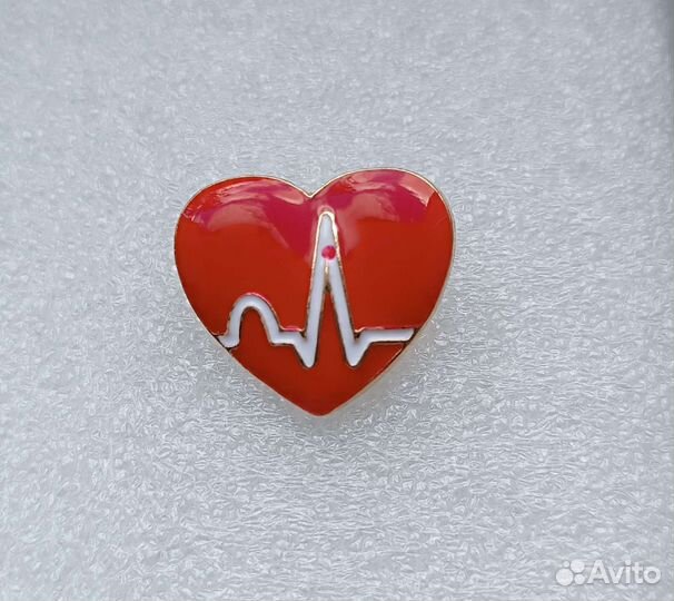 Значок брошь медицинский для врача новый