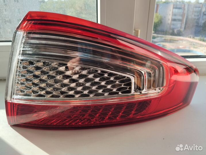 Фонарь задний правый внешний ford mondeo 2010-2014