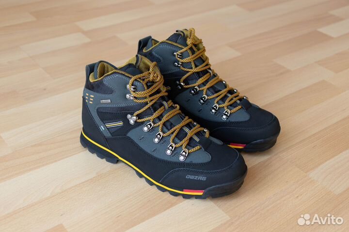 Треккинговые ботинки. Новые. 43 размер