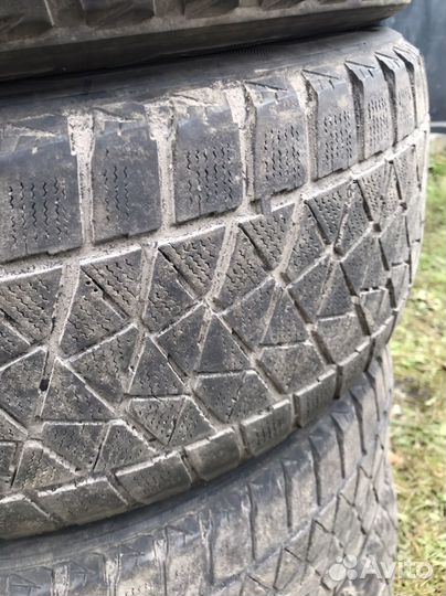 Bridgestone Blizzak DM-V2 235/55 R18 V