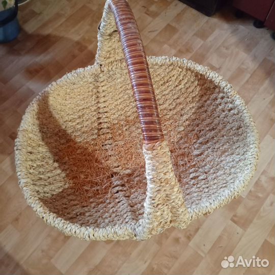 Корзина плетеная подарочная