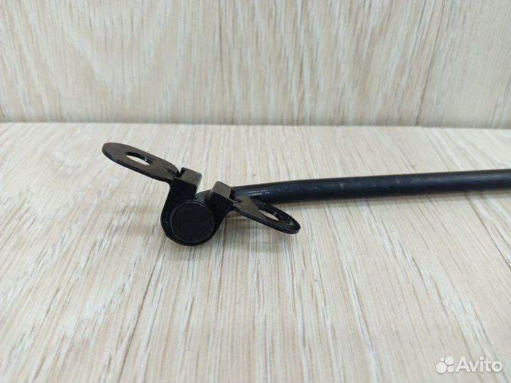 Упор капота Hyundai Solaris 2