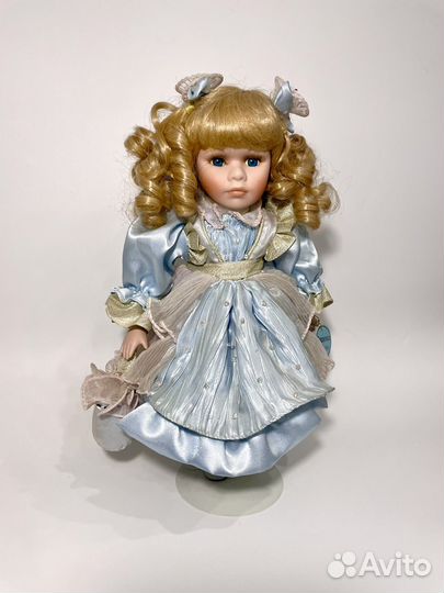 Кукла фарфоровая коллекционная Василиса