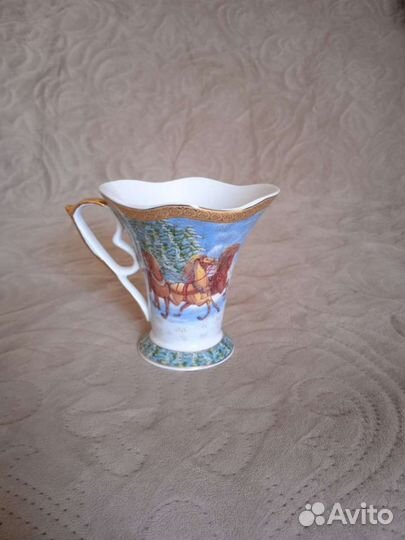 Чашечка фарфоровая