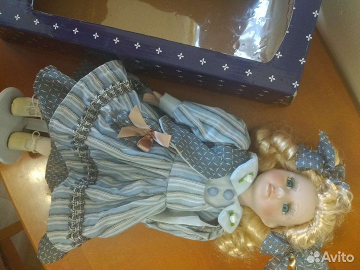 Кукла фарфоровая новая