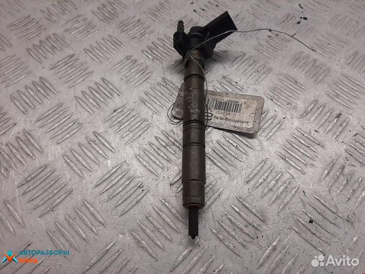 Форсунка Volkswagen Passat B6 2008 03L130277