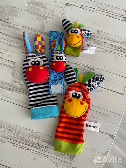 Носочки-погремушки и браслетики в наборе