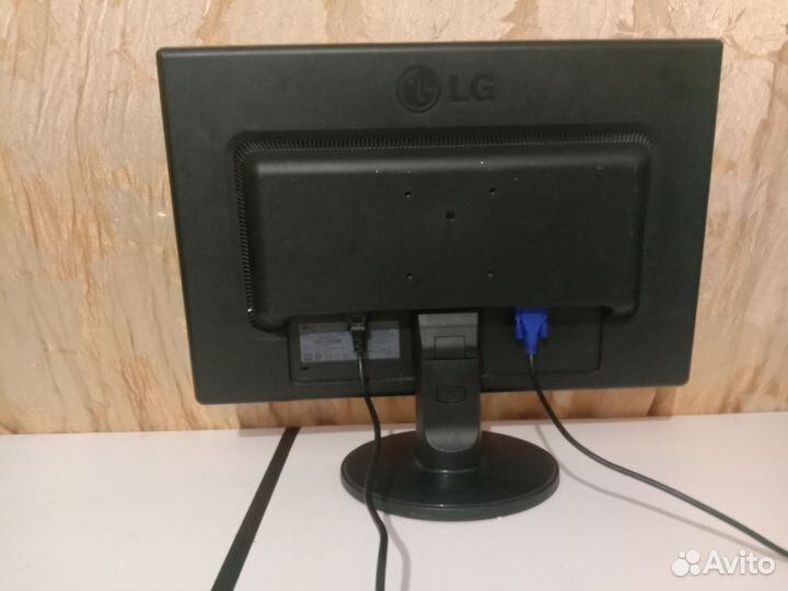 Монитор lg 22 w2242t