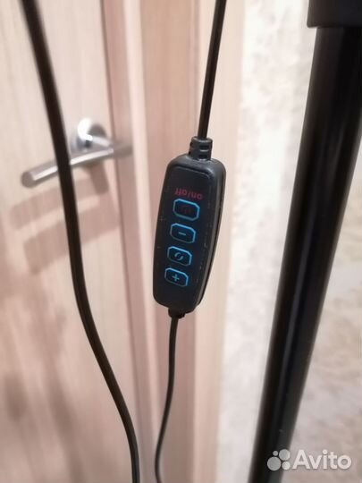 Кольцевая лампа со штативом бу