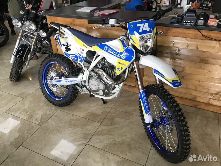Мотоцикл Кросс Motoland XT 250 HS (172FMM) с птс