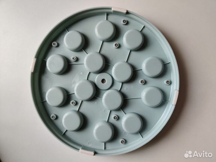 Развивающая игрушка-кормушка для собак и кошек